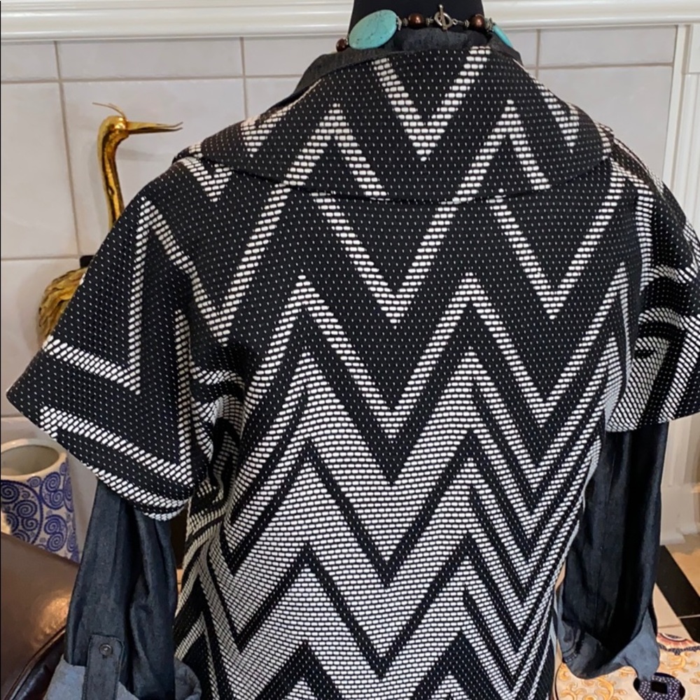 The Top Layer Beautiful Zigzag Jacket! - image 8